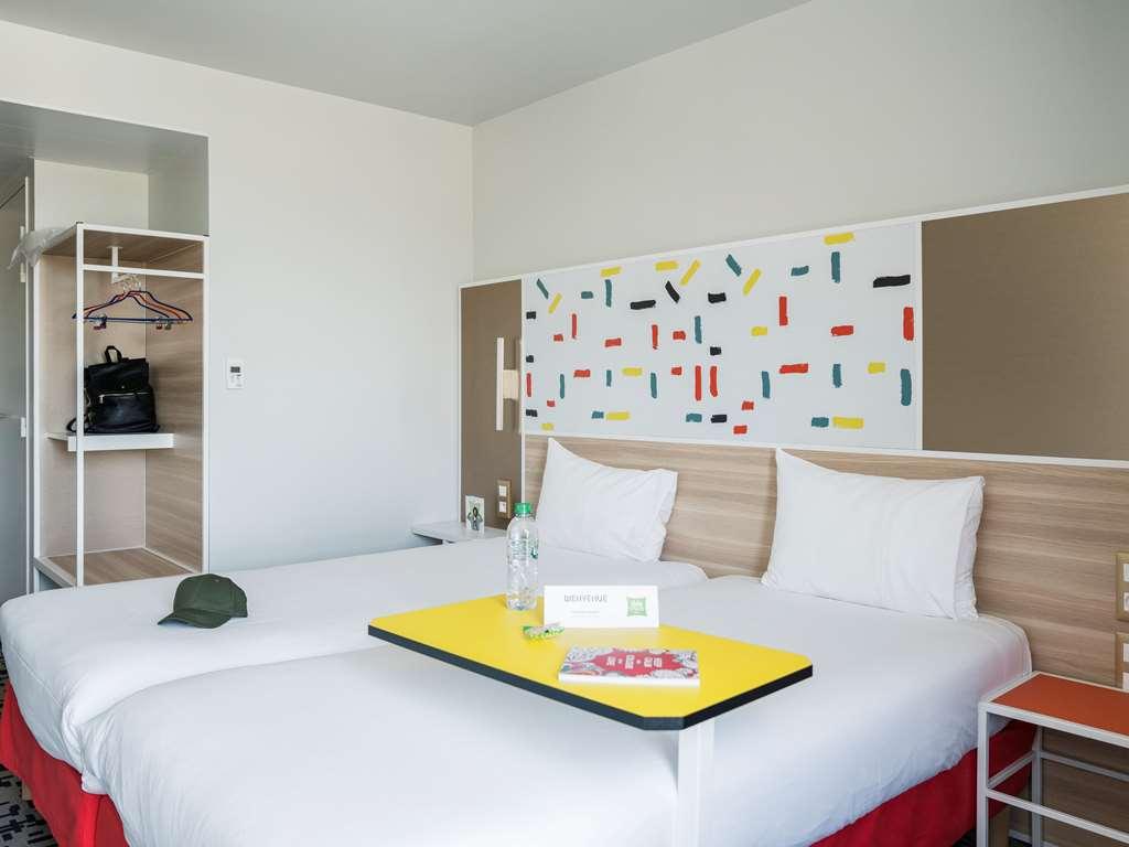 Ibis Styles Guyancourt Versailles Room photo