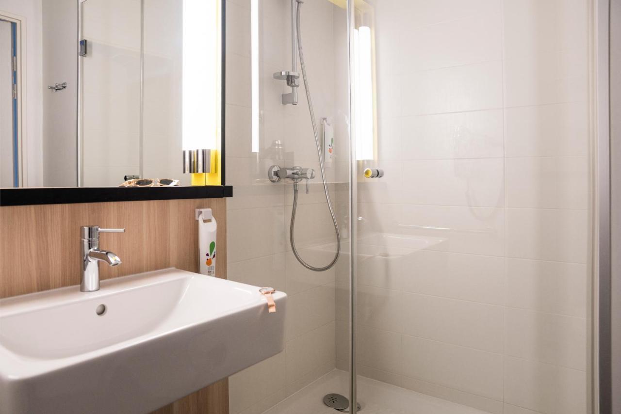 Ibis Styles Guyancourt Versailles Exterior photo