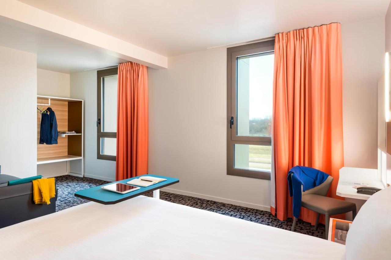 Ibis Styles Guyancourt Versailles Exterior photo